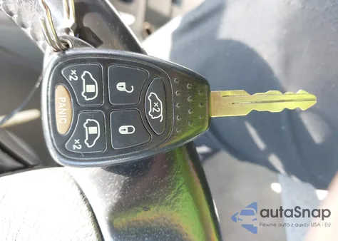 2006 Chrysler Town & Country Touring from USA, damaged, VIN 2A4GP54L26R926923